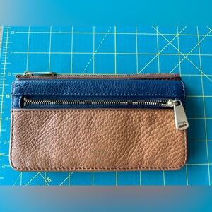 Fossil wallet brown and navy in excellent used condition.